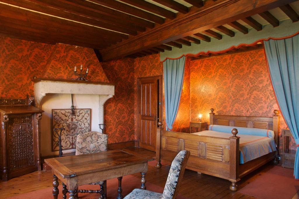 Hostellerie Du Vieux Pérouges 객실 사진